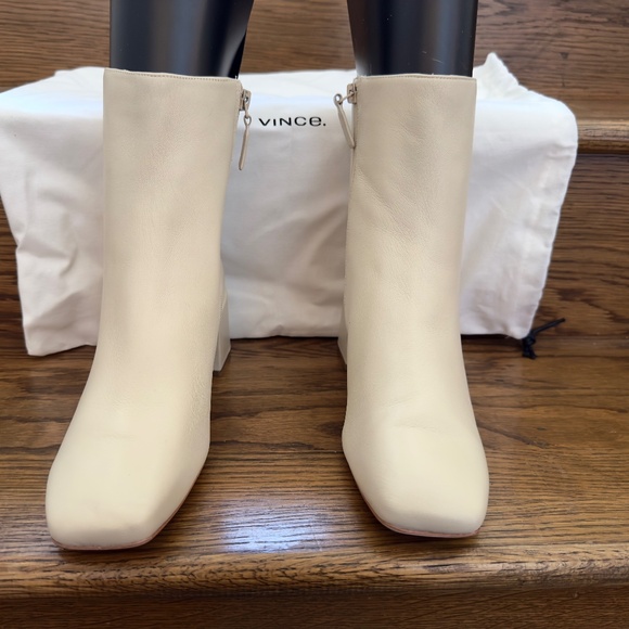 Vince Kaye Bootie Light Beige Leather 9 NWOT - Picture 2 of 14